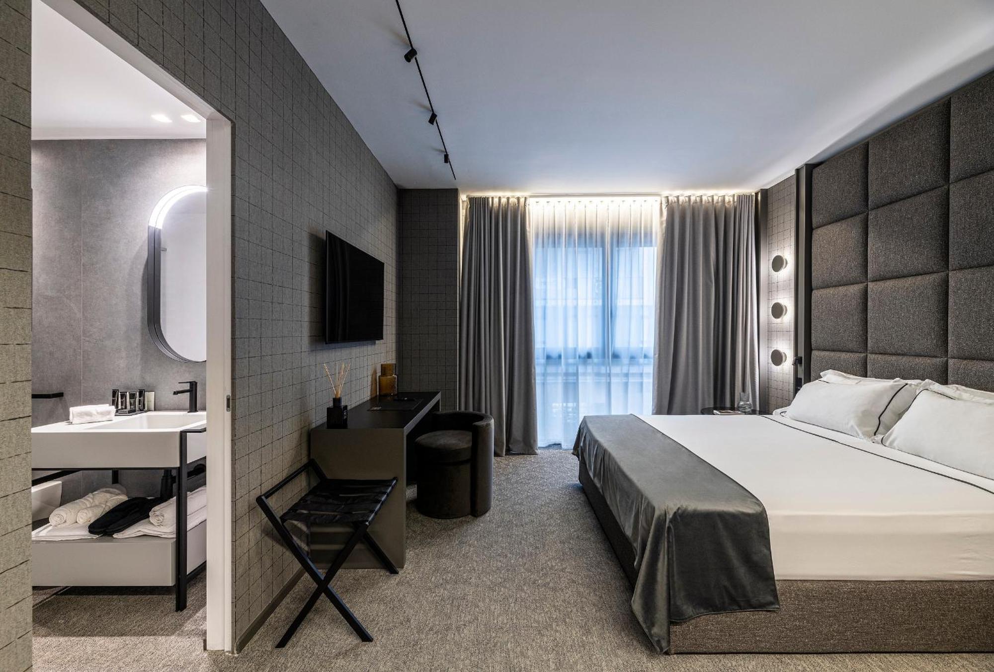 Zeta Apartahotel